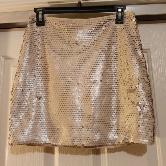 Skirt - Picture 2 of 3